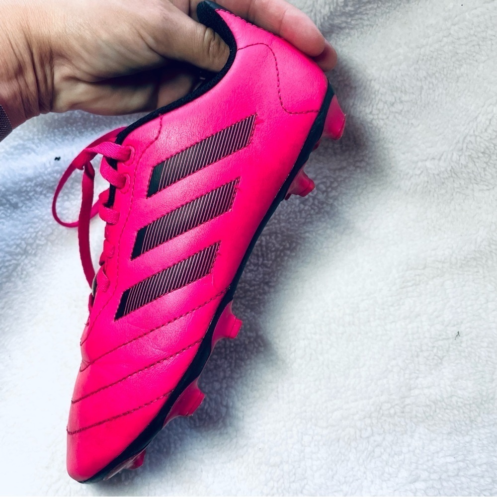 Adidas Women’s Cleats / Sneakers – Pink – Size 5 Big Kid – Excellent Condition - Picture 6 of 10